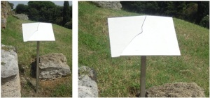 Veduta generale e di dettaglio di un altro pannello davanti Porta Nocera