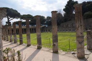 13-Quadriportico dei teatri3